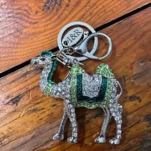 Z&R Green and Silver Camel Key Holder